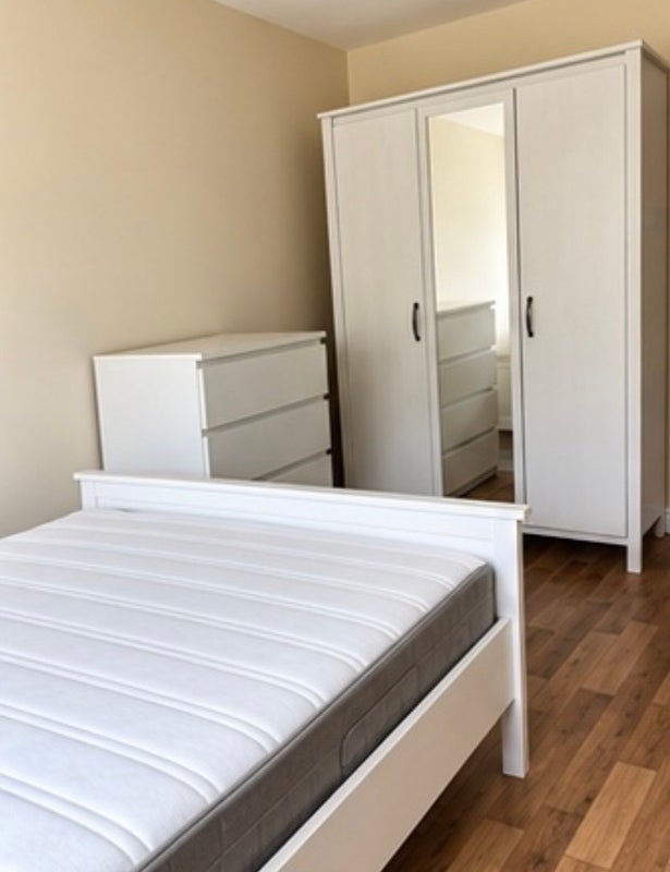 Room Caburn Heights in Crawley