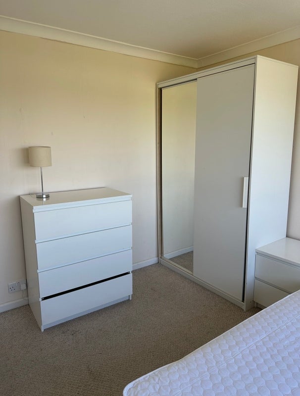 Room Caburn Heights in Crawley