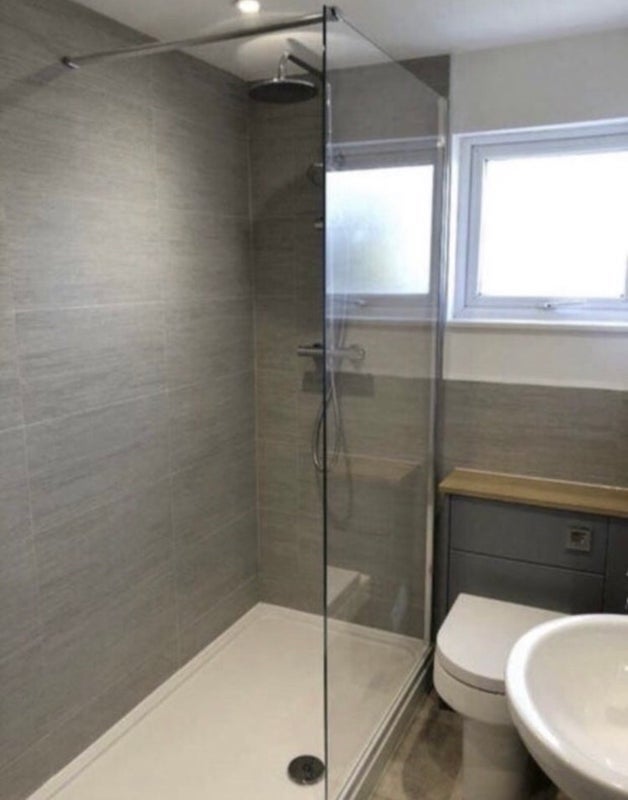 Room Caburn Heights in Crawley