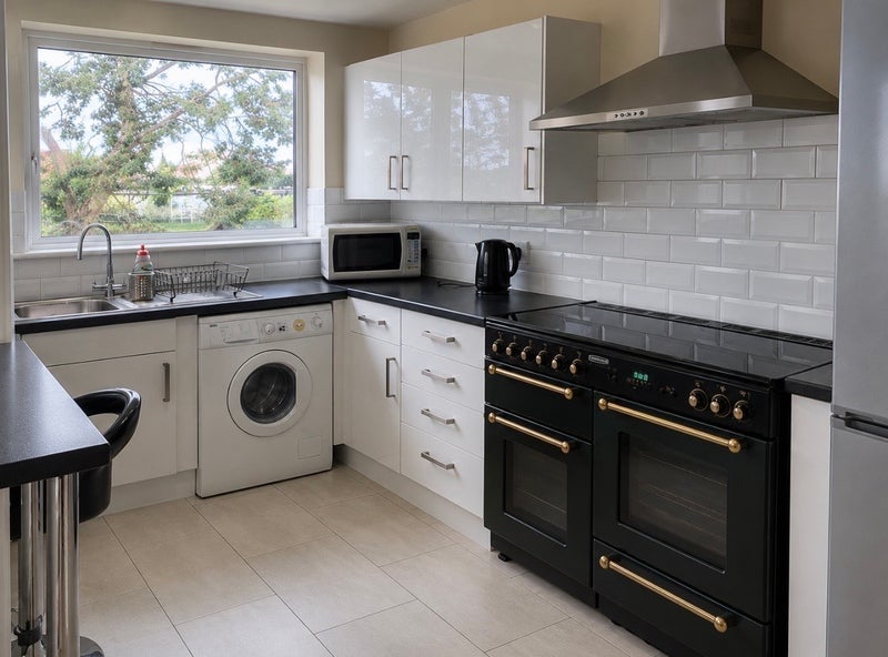 Room Caburn Heights in Crawley