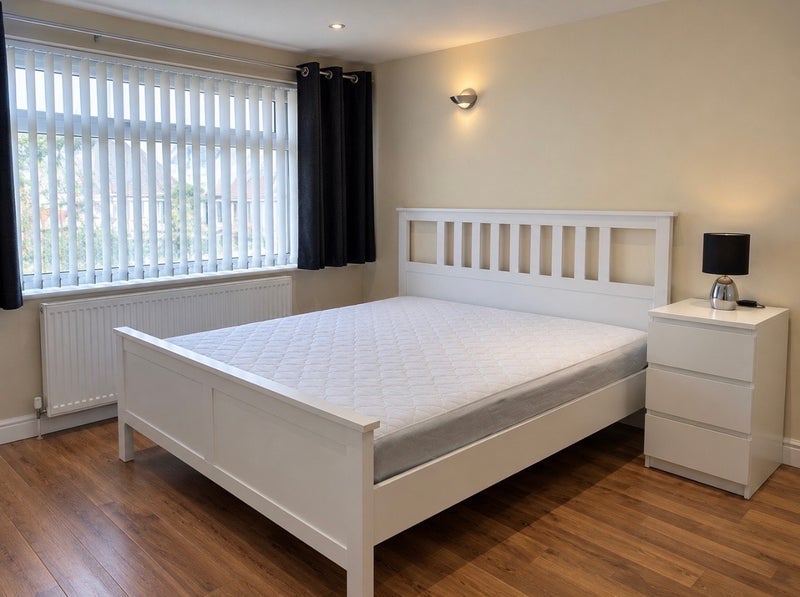 Room Caburn Heights in Crawley