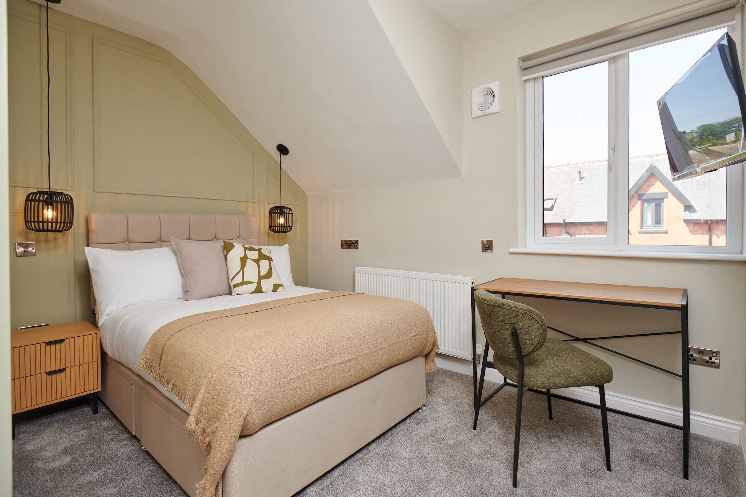 Room Hope Drive in Nottingham