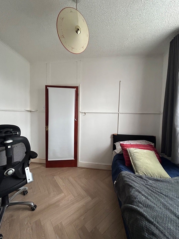 Room Magpie Hall Road in Chatham