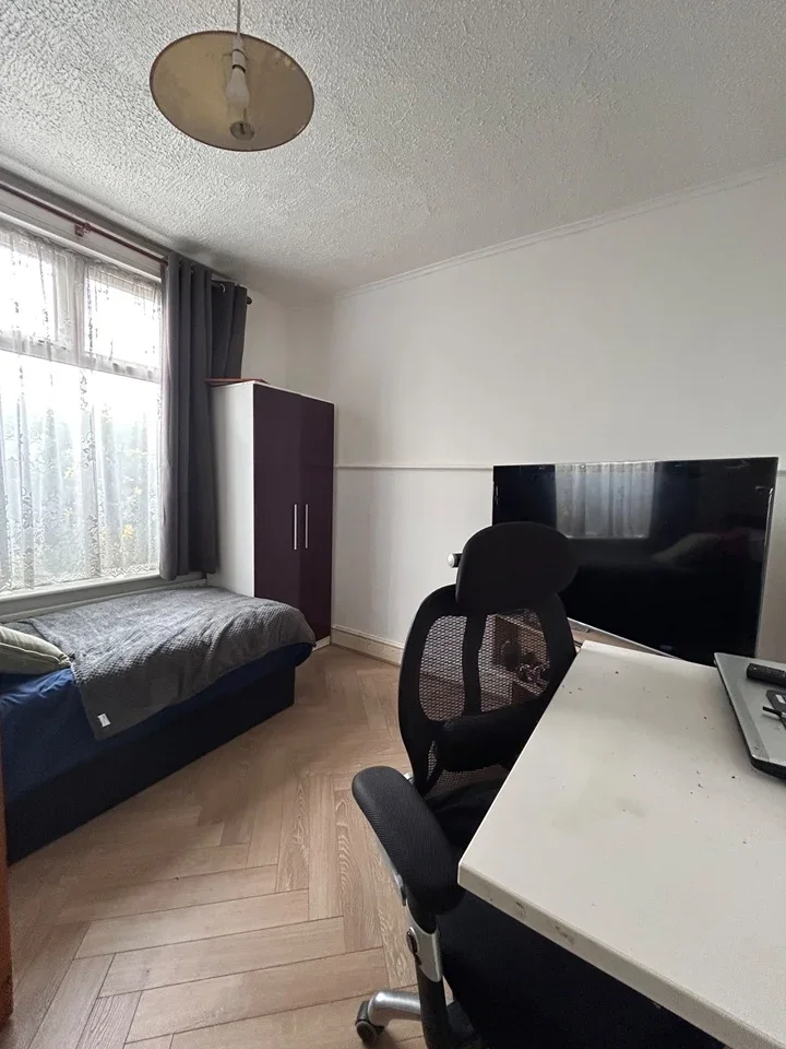 Room Magpie Hall Road in Chatham