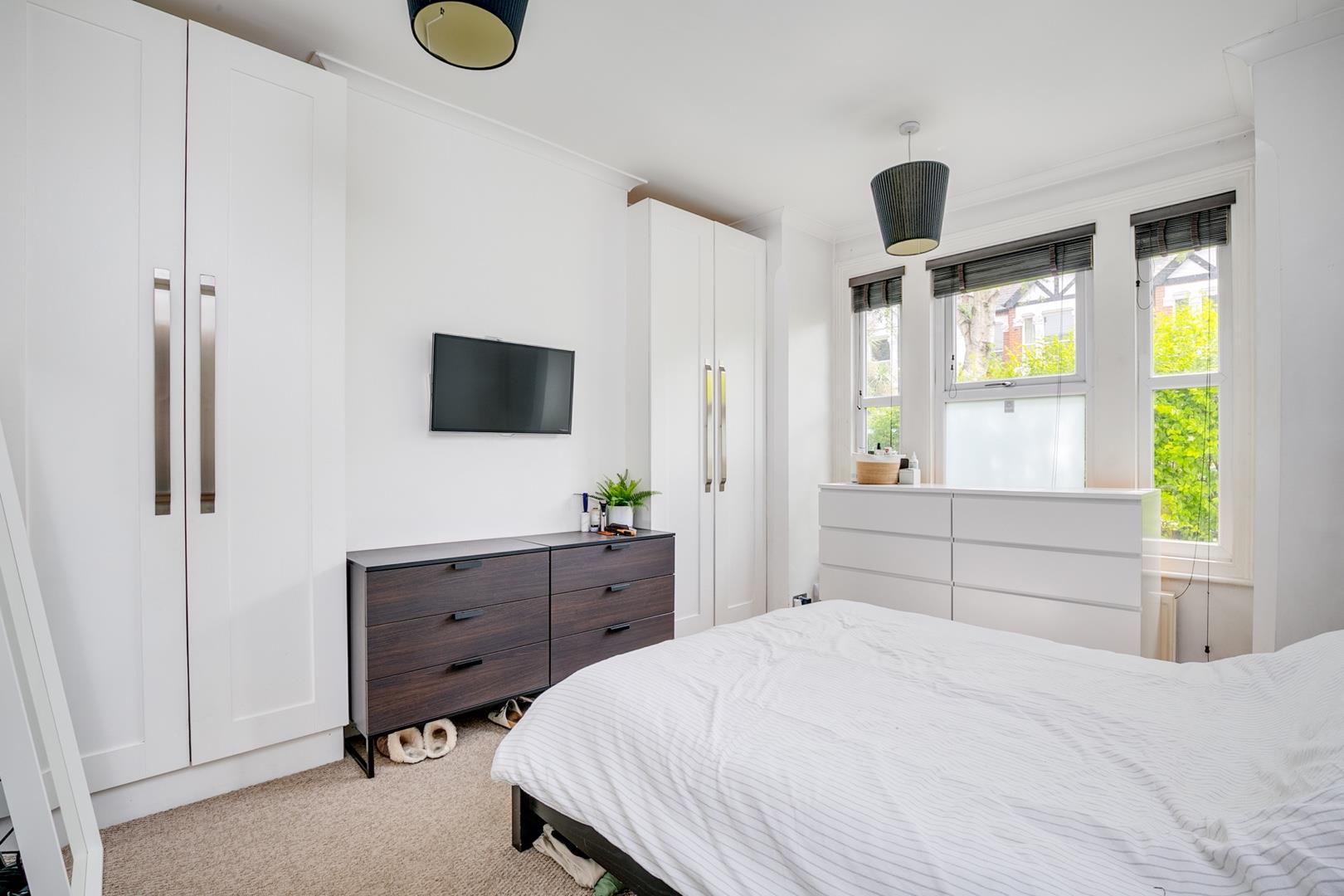Flat Kent Road in Greater London