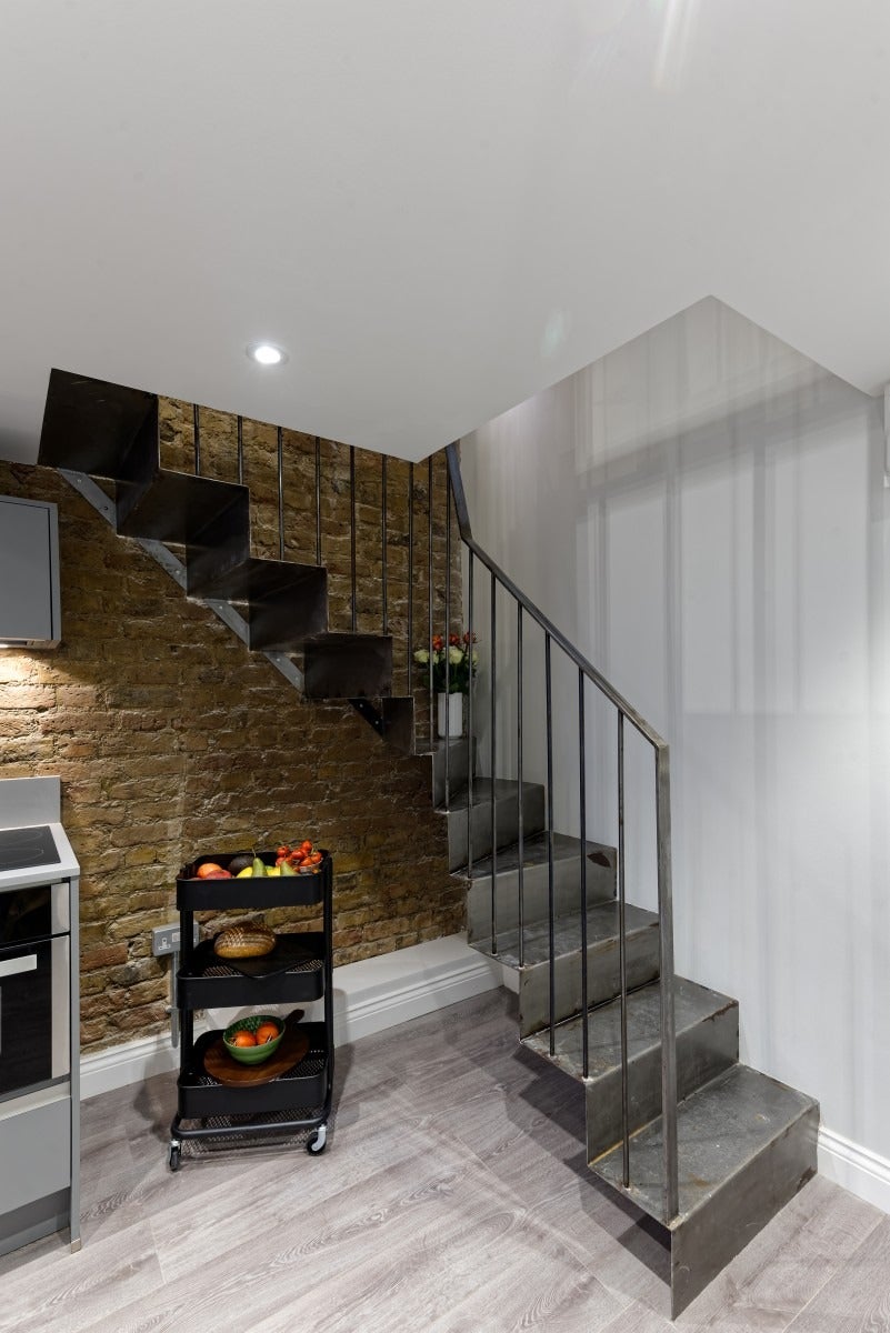 Flat Linden Gardens in Greater London