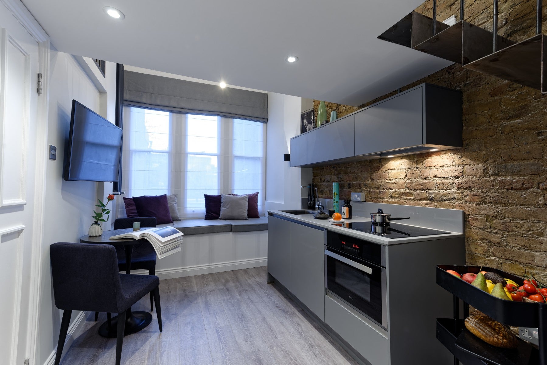 Flat Linden Gardens in Greater London