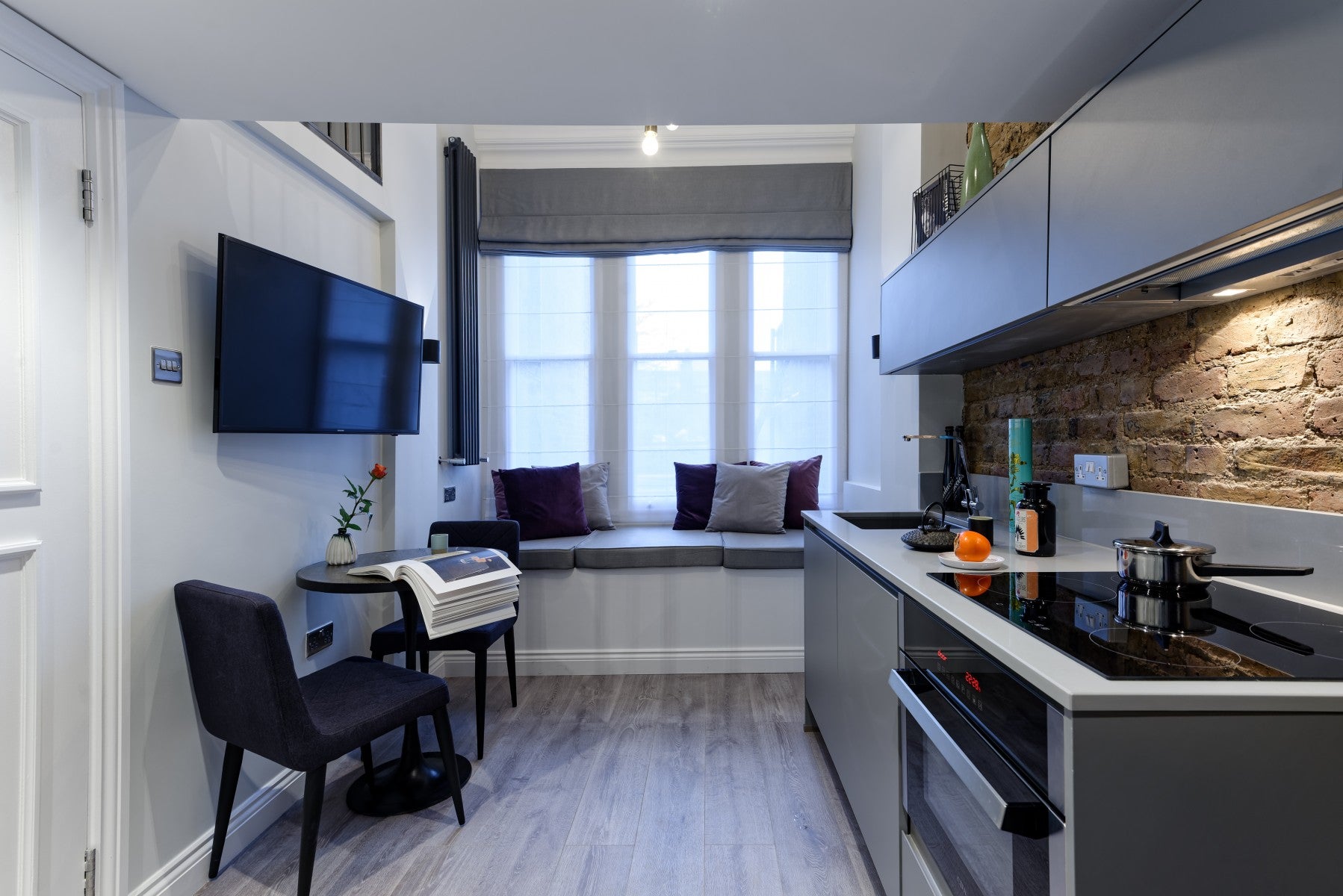 Flat Linden Gardens in Greater London