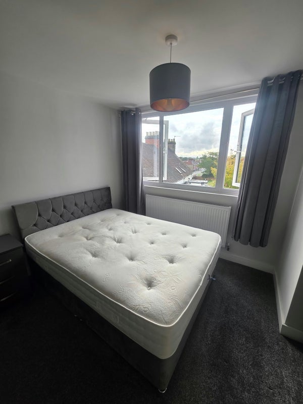 Flat Albert Road in Tamworth