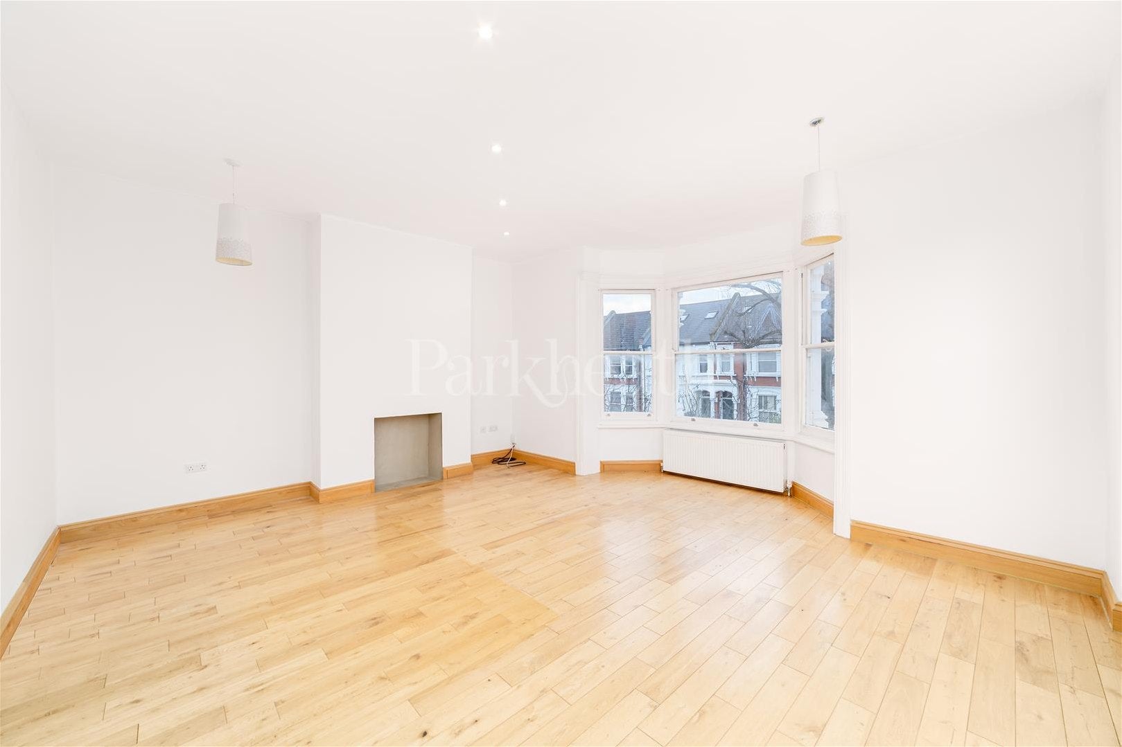 Flat Hillfield Road in Greater London