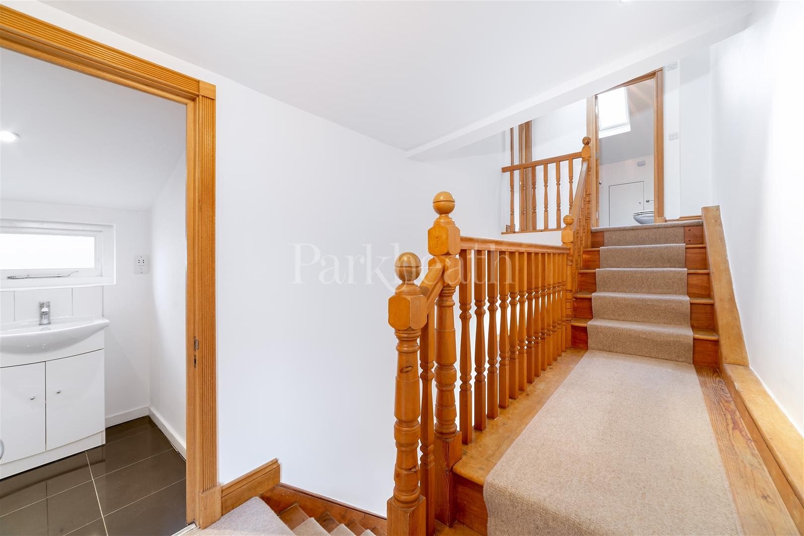 Flat Hillfield Road in Greater London