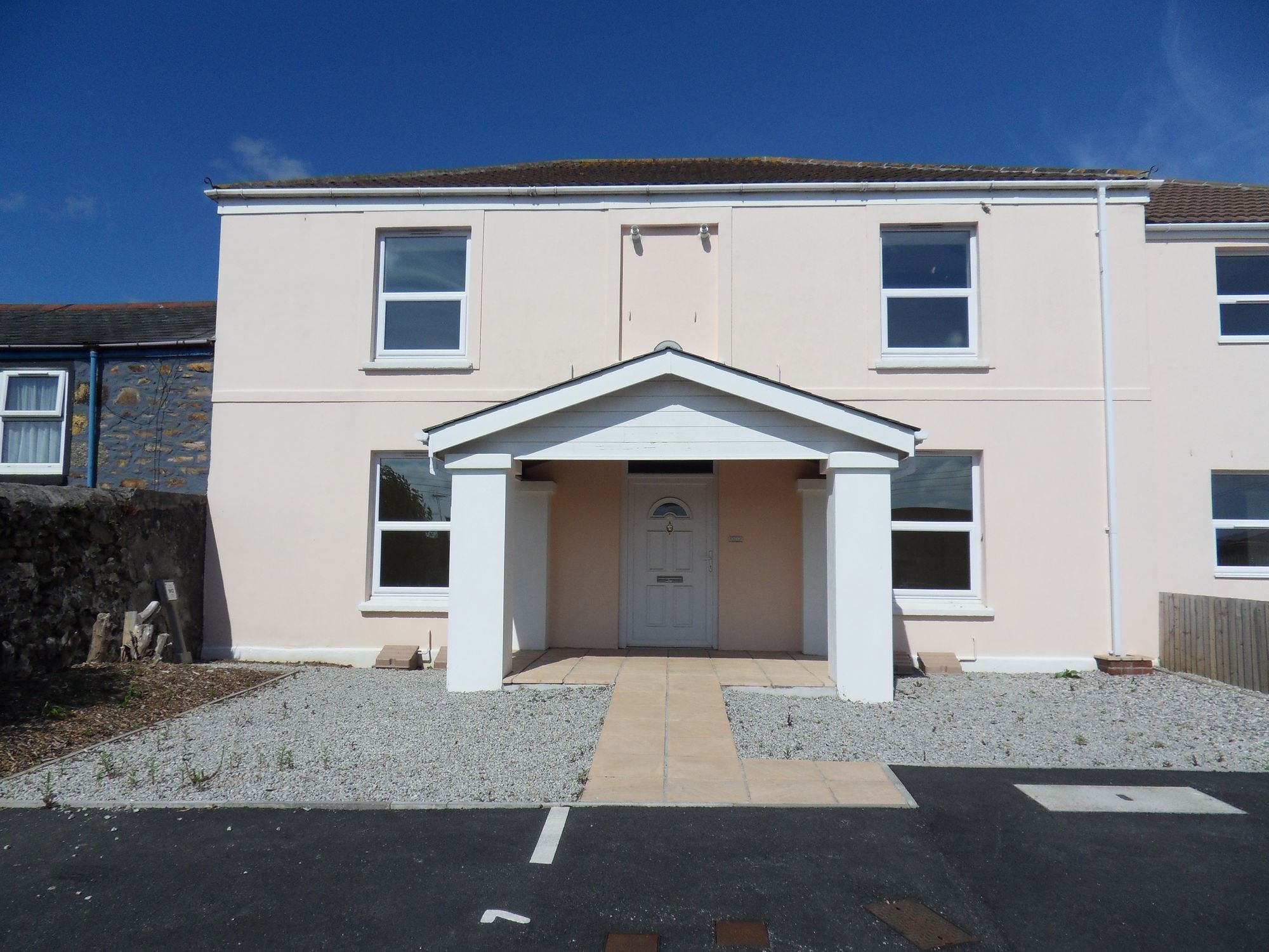 Flat Bartles Row in Tuckingmill