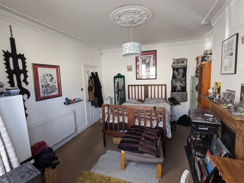 Room Upton Road in Bristol