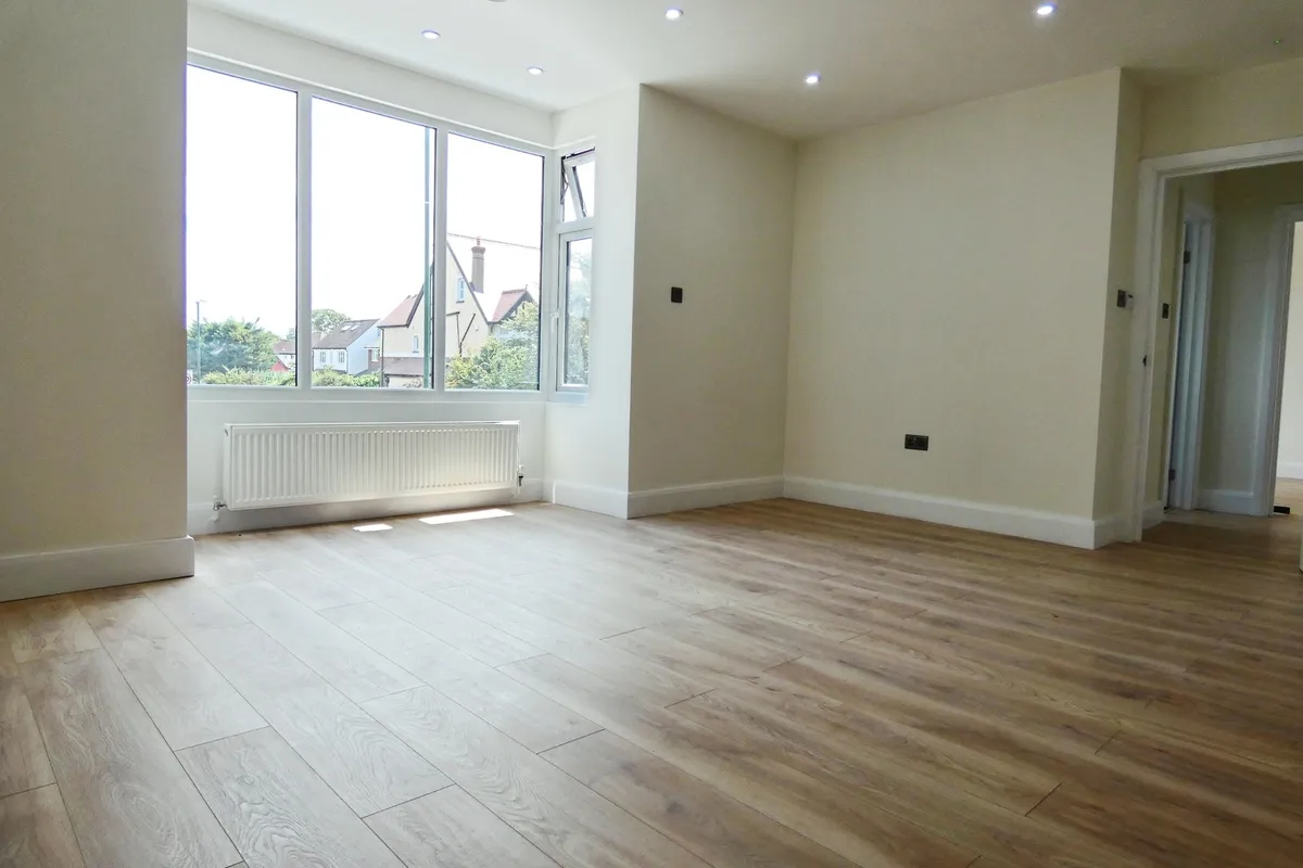 Flat Manor Road in Greater London