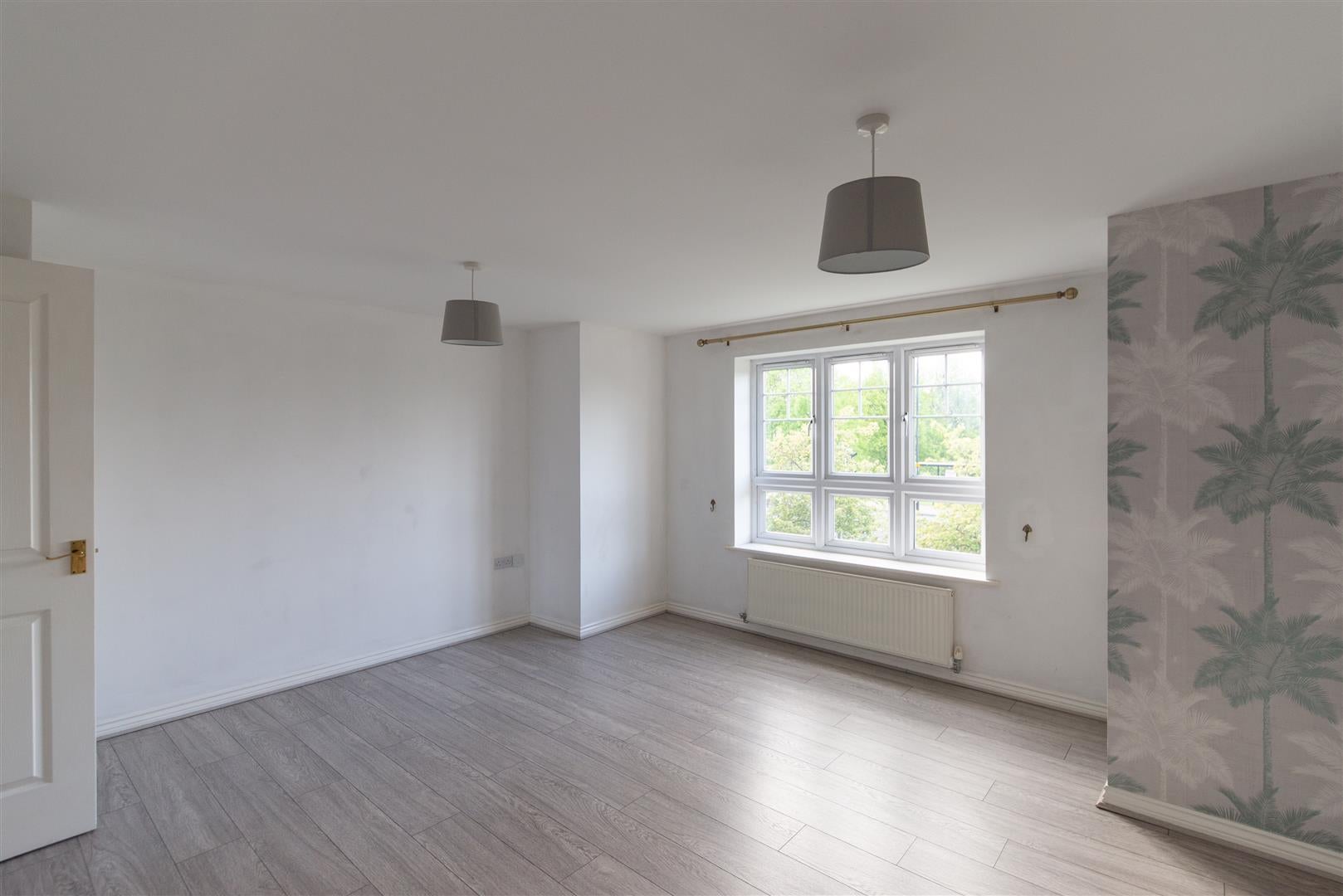 Flat Kenton Lane in Newcastle upon Tyne