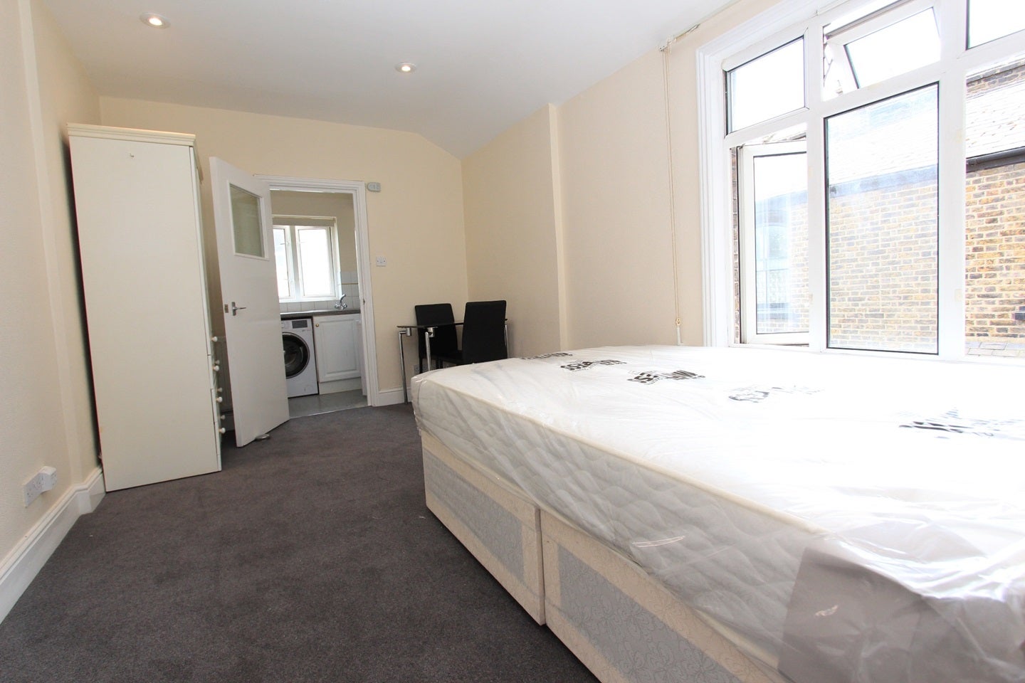 Flat Haverstock Hill in Greater London
