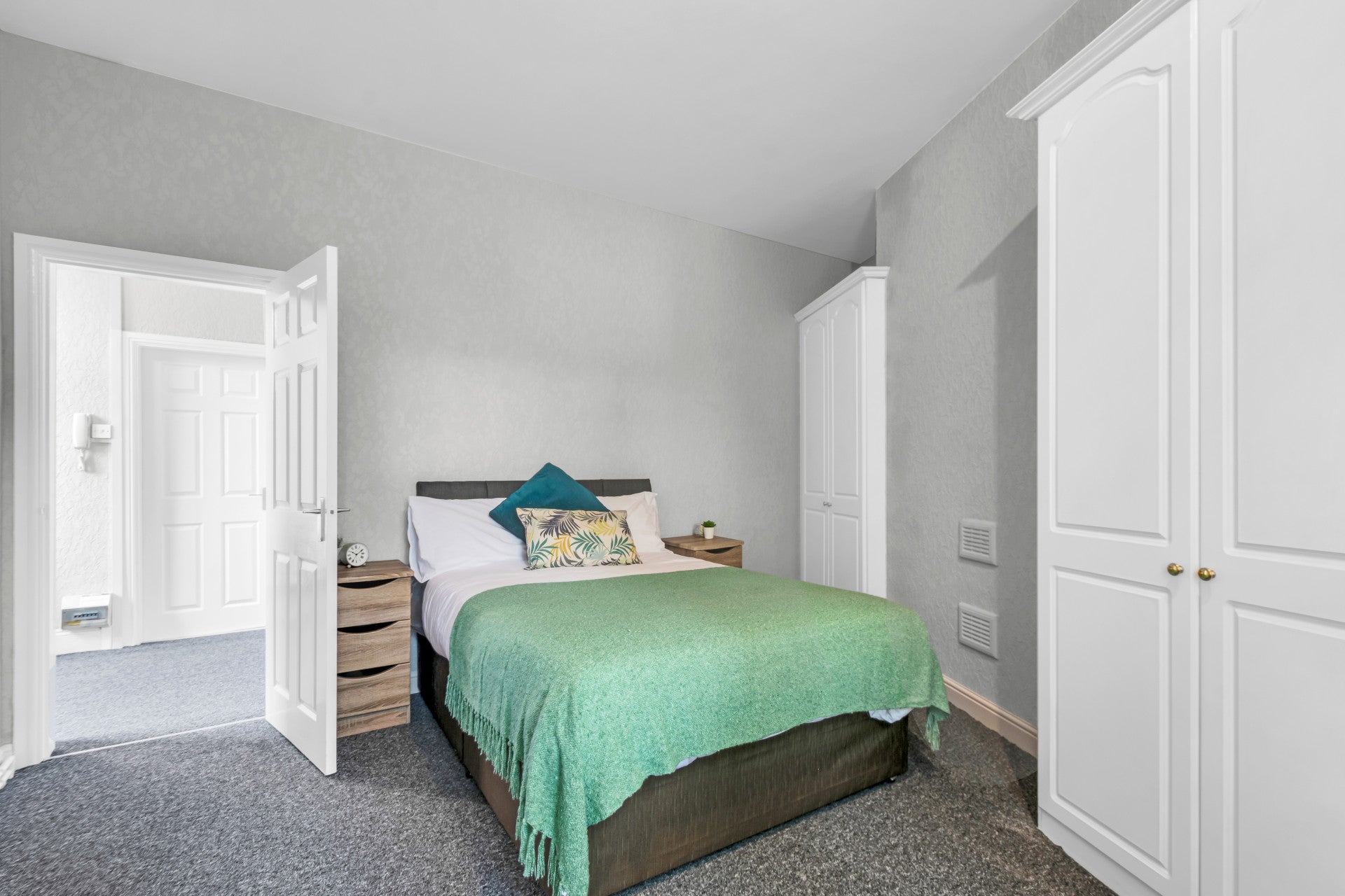 Flat Midland Passage in Leeds