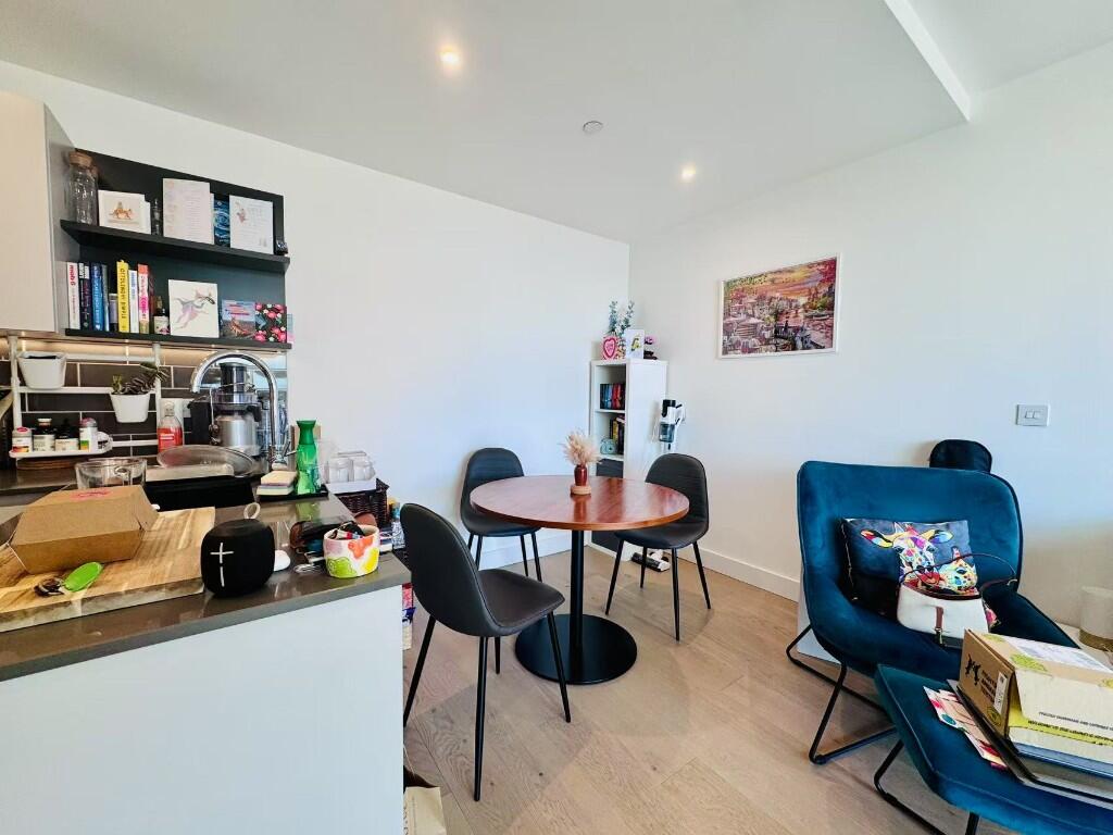 Flat New Tannery Way in Greater London