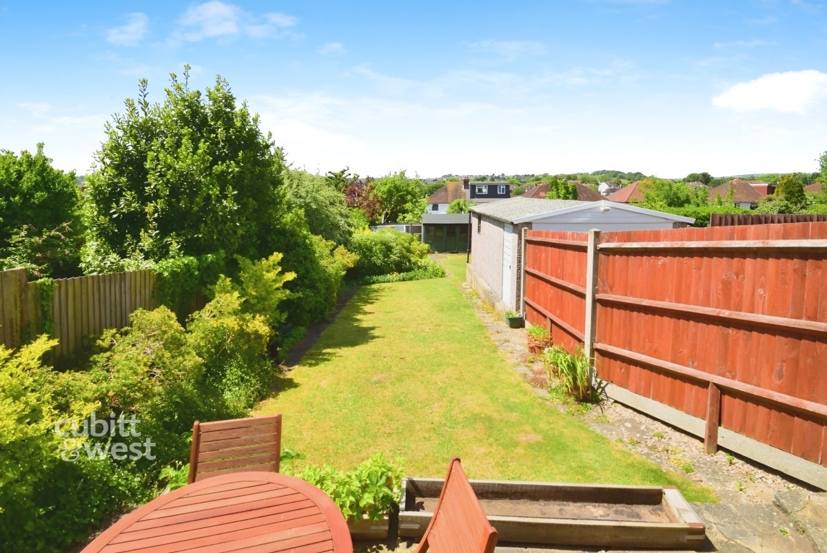 House Maude Close in Folkestone and Hythe District
