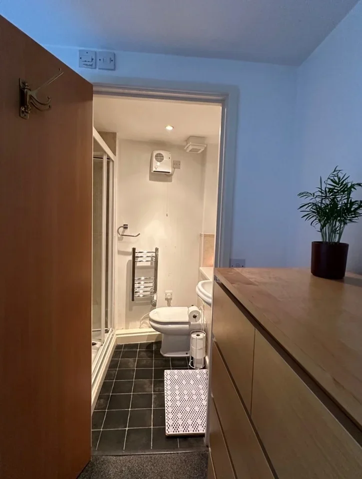 Room Harrisons Wharf in Purfleet-on-Thames