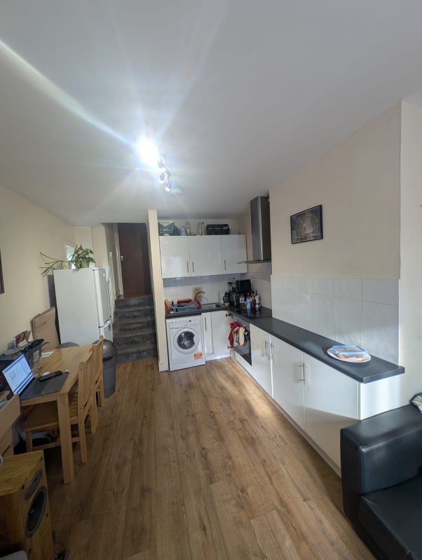 Room High Street in Greater London
