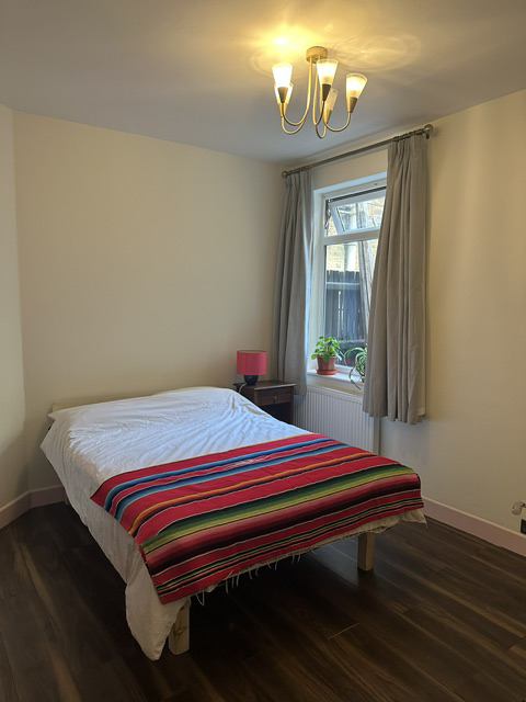 Room Chingford Road in Greater London
