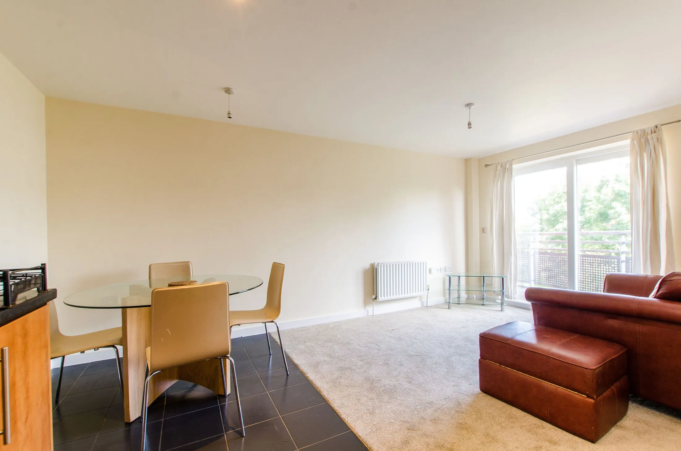Flat Pancras Way in Greater London