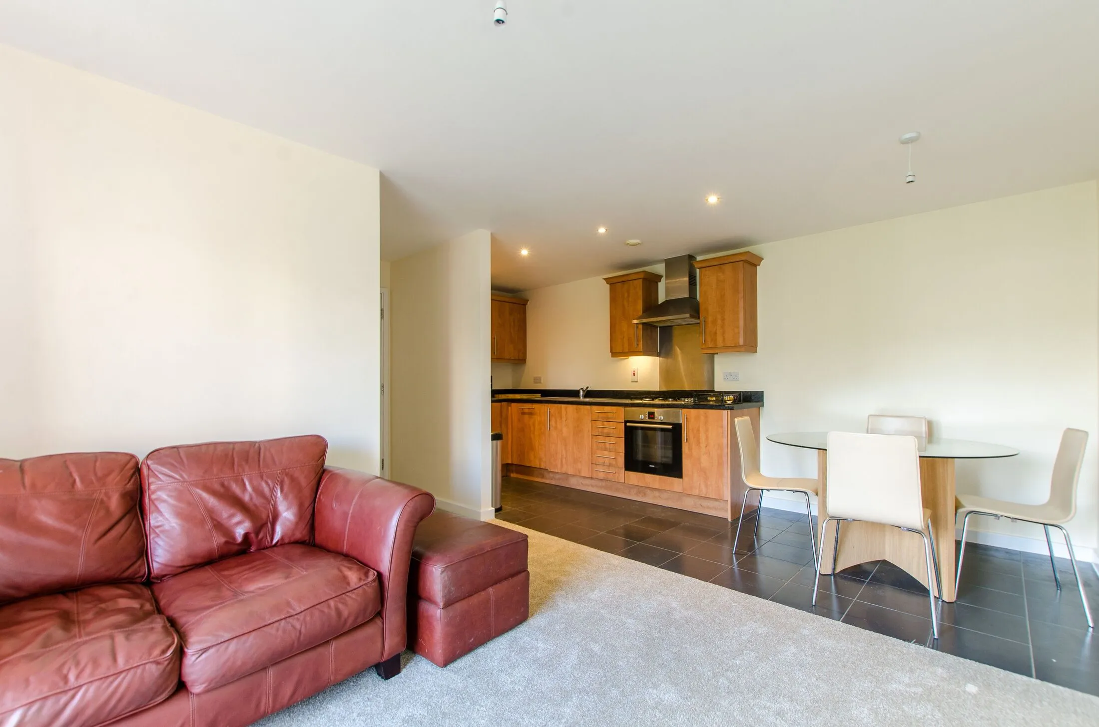 Flat Pancras Way in Greater London