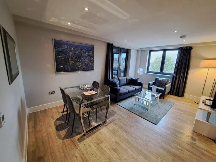 Flat Uxbridge Road in Greater London