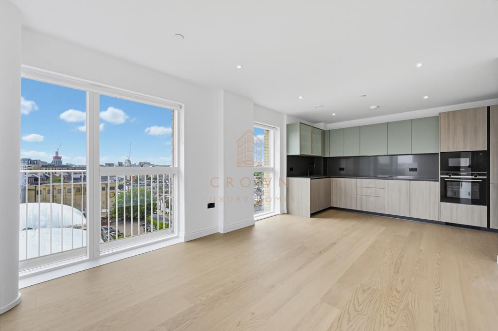 Flat Potters Road in Greater London