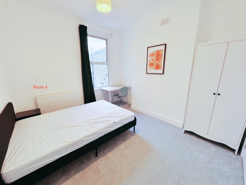 Room Hubert Grove in Greater London