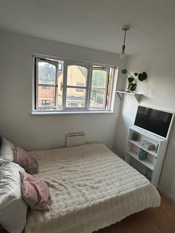 Room Purdy Street in Greater London