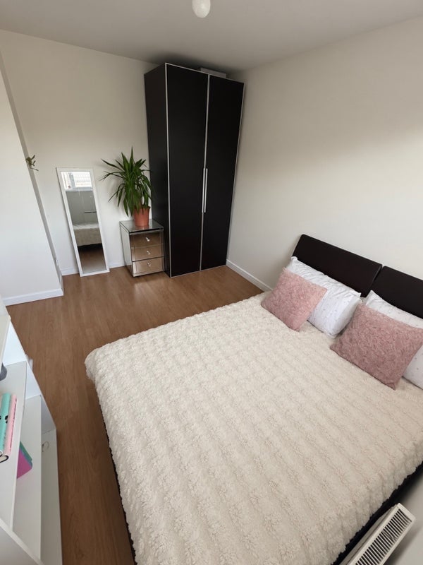 Room Purdy Street in Greater London