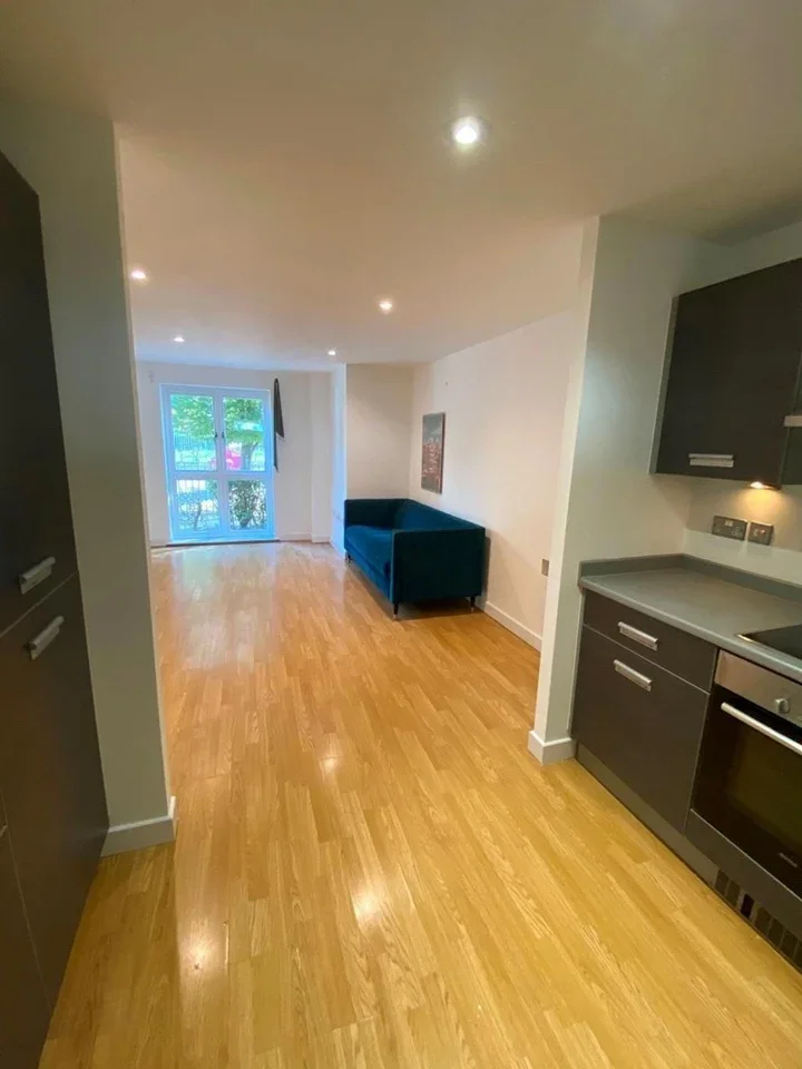 Flat Matilda Gardens in Greater London