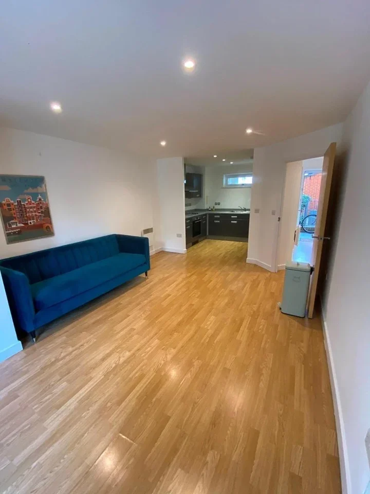 Flat Matilda Gardens in Greater London