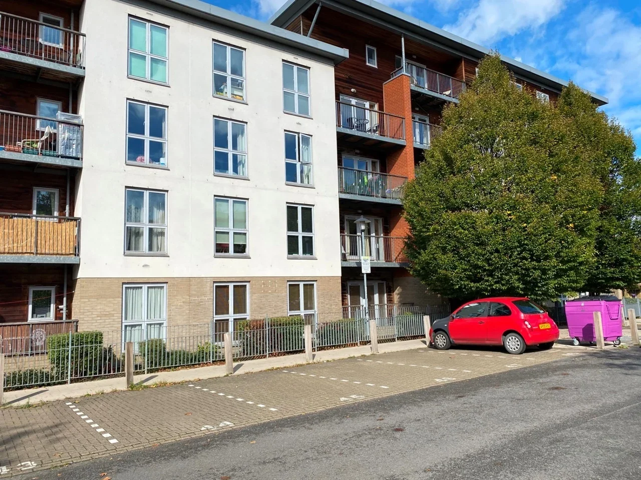 Flat Matilda Gardens in Greater London