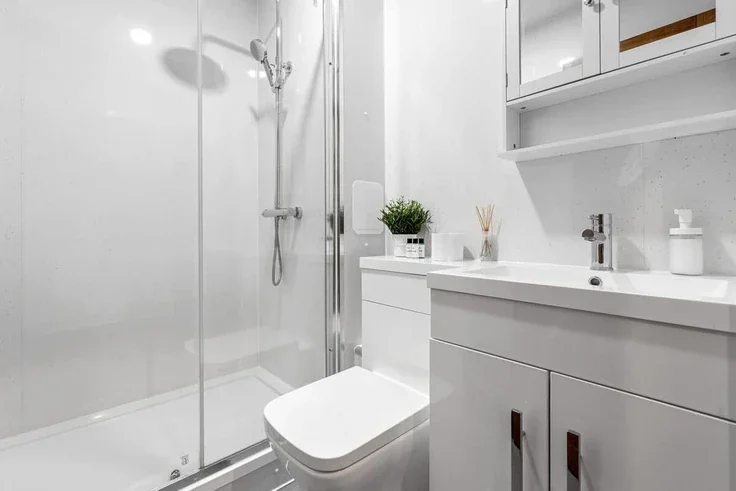 Room Cranbrook Road in Greater London