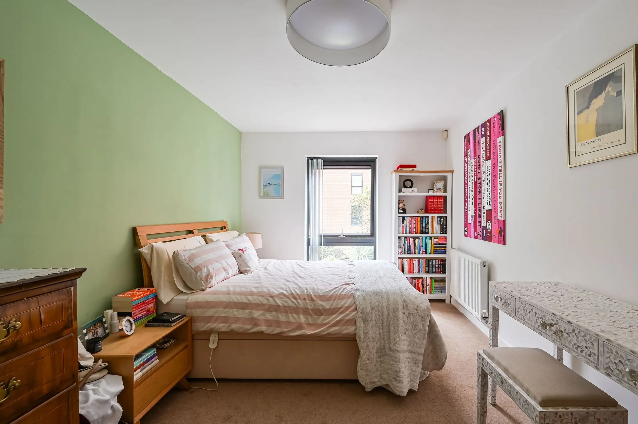 Flat Mostyn Grove in Greater London