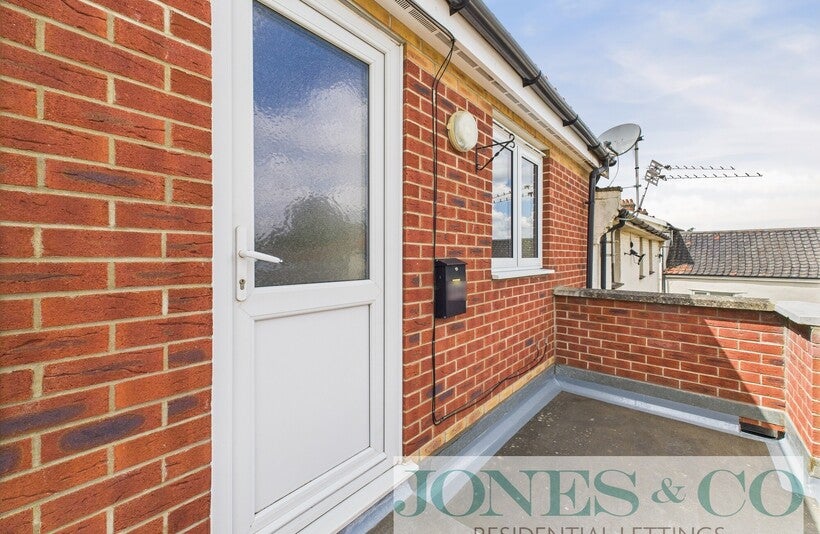 Flat Queens Square in Breckland District