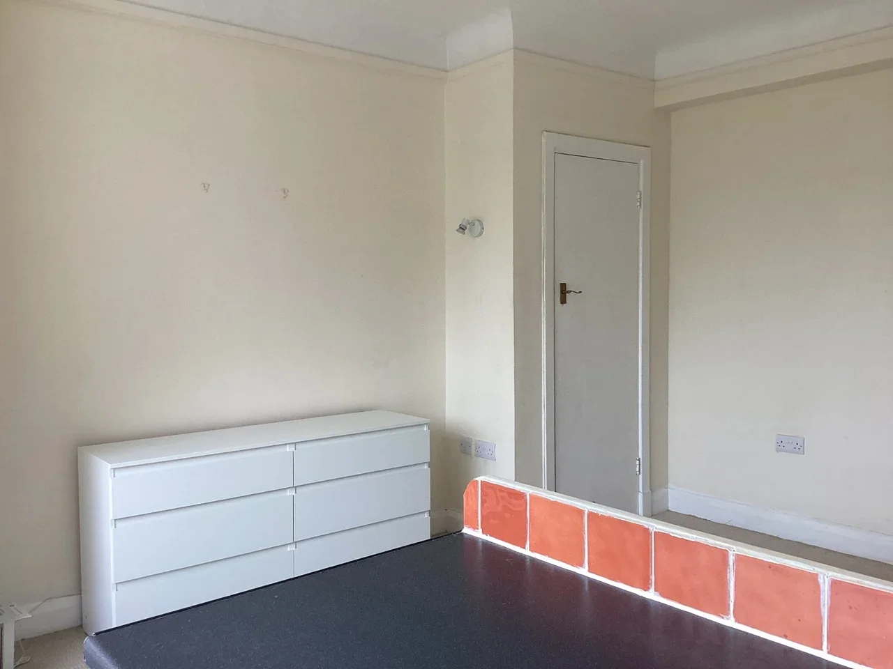 Flat Balham High Road in Greater London