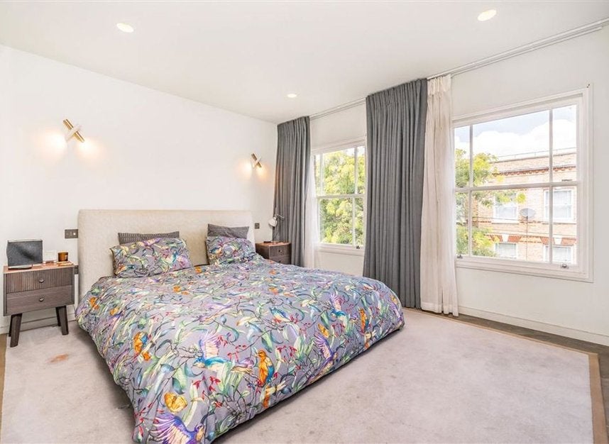House Newington Causeway in Greater London