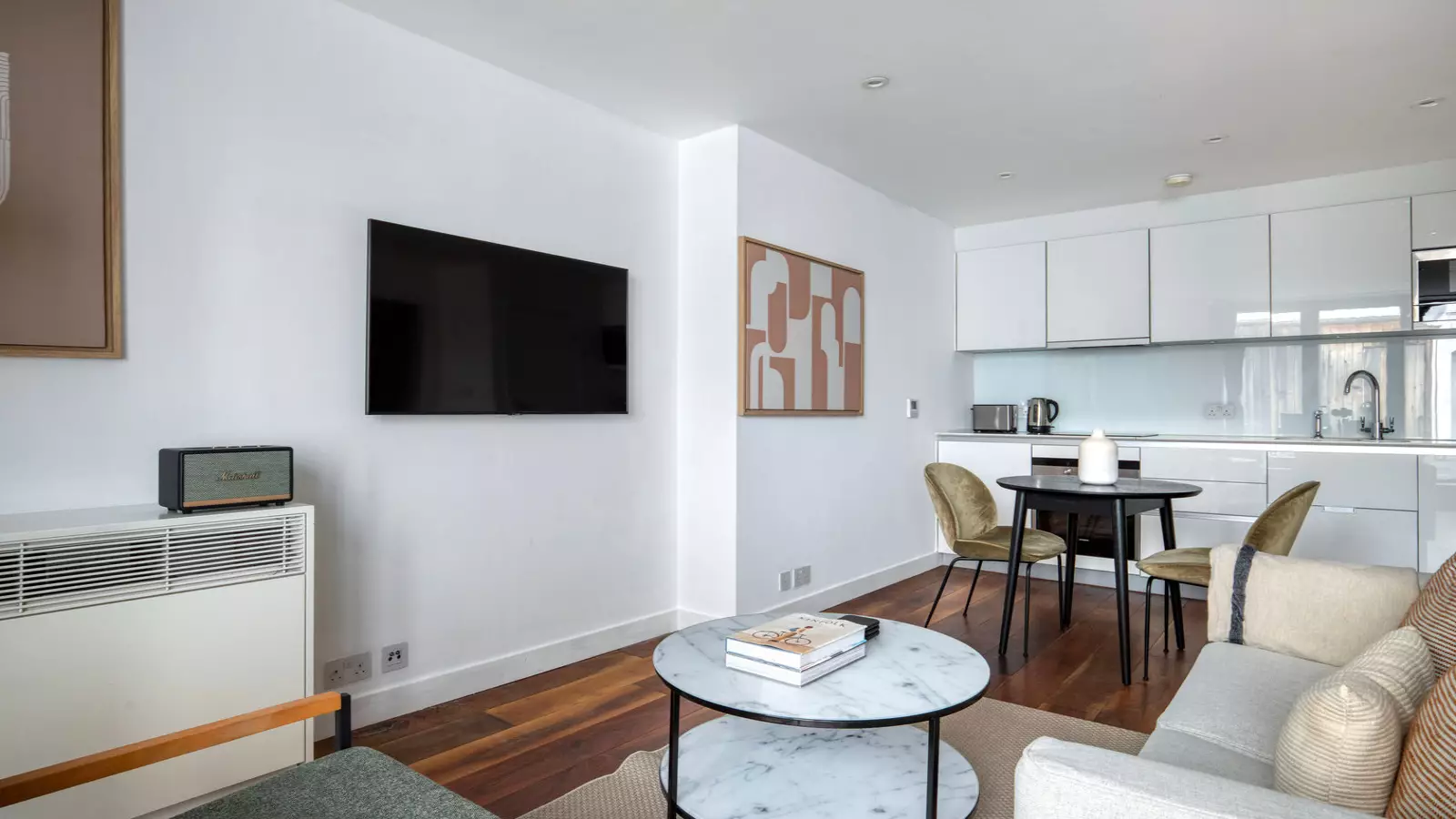 Flat Newman Street in City of Westminster