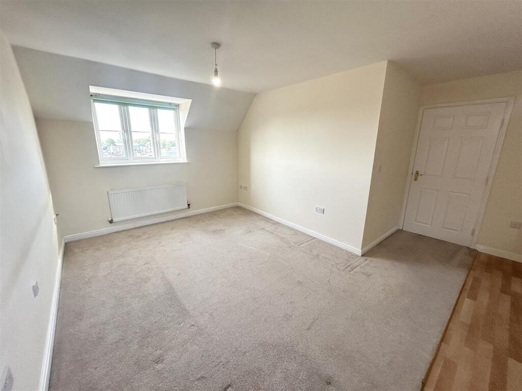 Flat Blaen Bran Close in Cwmbrân