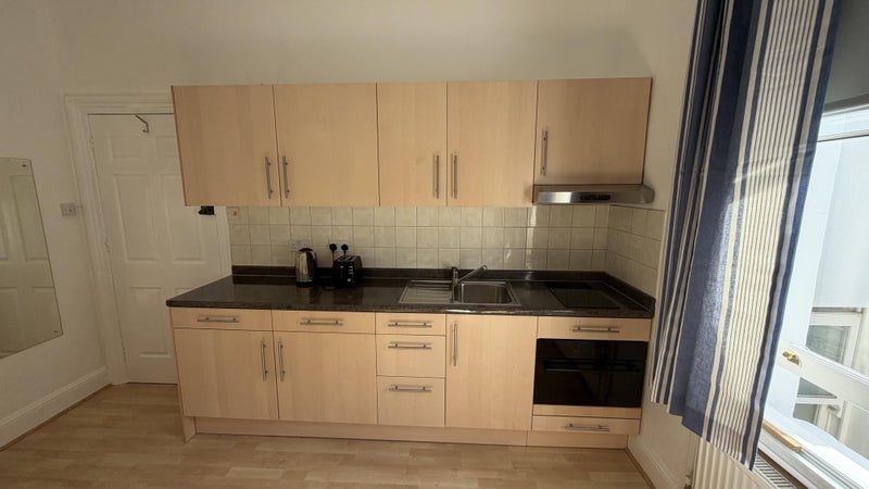 Room Overstone Road in Greater London