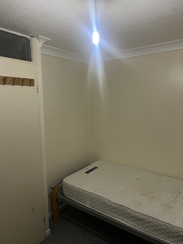Room Sorrel Close in Greater London