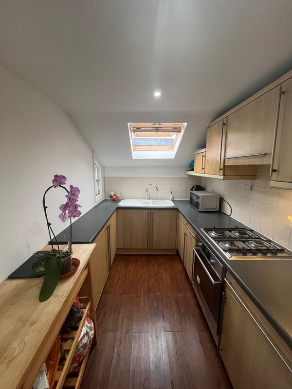 Room Grafton Road in Greater London