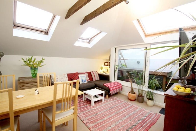 Room Grafton Road in Greater London