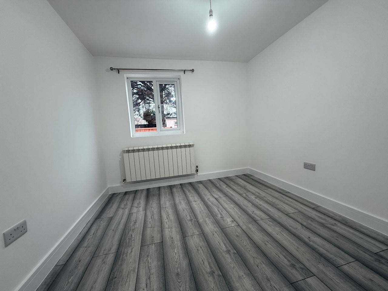 Flat Redbridge Lane East in Greater London
