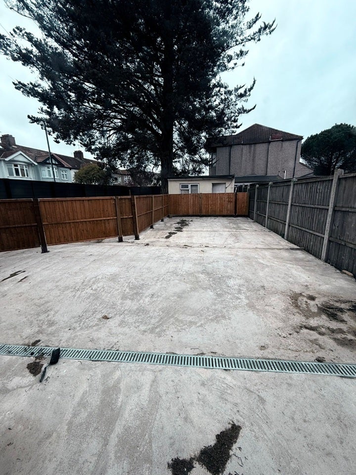 Flat Redbridge Lane East in Greater London