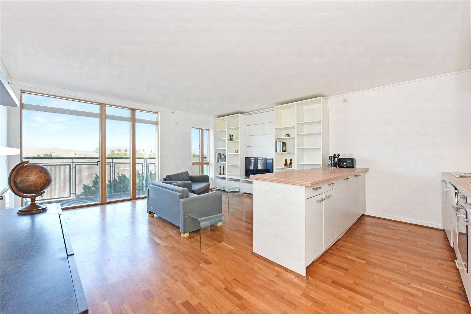 Flat West Parkside in Greater London